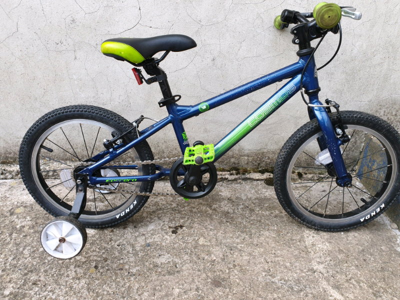 carrera blue and green bike